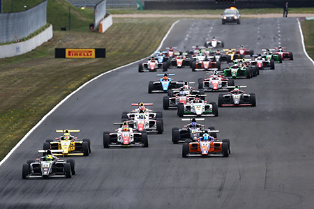 ADAC Formel 4 vor Saisonstart 2016<br>Foto: ADAC Motorsport