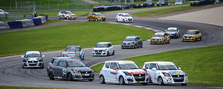 Volle Starterfelder verspricht die 13. Saison des Suzuki Cups - Foto: Michael Jurtin/Agentur Autosport.at