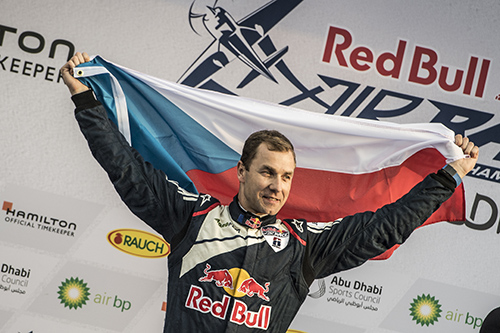 Martin Sonka gewinnt nach der Qualifikation auch das Finale in Abu Dhabi 2017<br>Joerg Mitter / Red Bull Content Pool