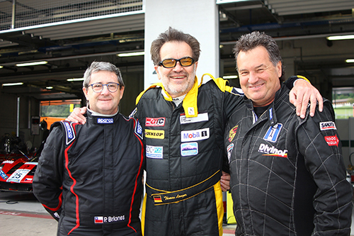 Thomas Langer (Mitte) hier mit seinen Klassenkollegen Pablo Briones und Klaus Horn. Langer liegt auf P2 der Meisterschaft
