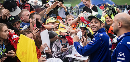 MotoGP AUT Valentino Rossi Fans Markus Berger Red Bull Content Pool