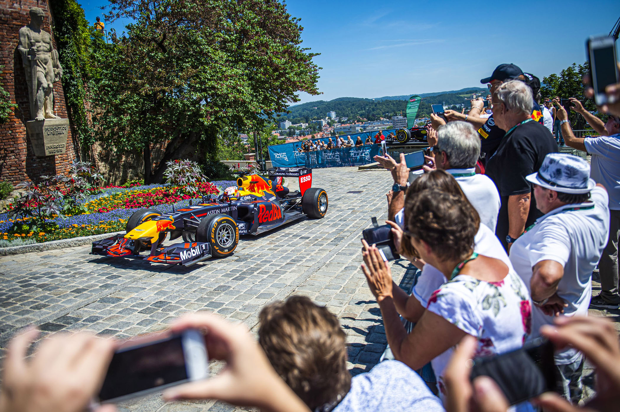 F1 GP AUT 2019 Showrun Graz Schlossberg Lucas Pripfl Red Bull Content Pool