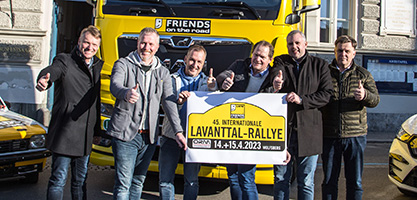 Plakatübergabe für die LKW FRIENDS on the road Lavanttal Rallye 2023 powered by Skoda Dohr